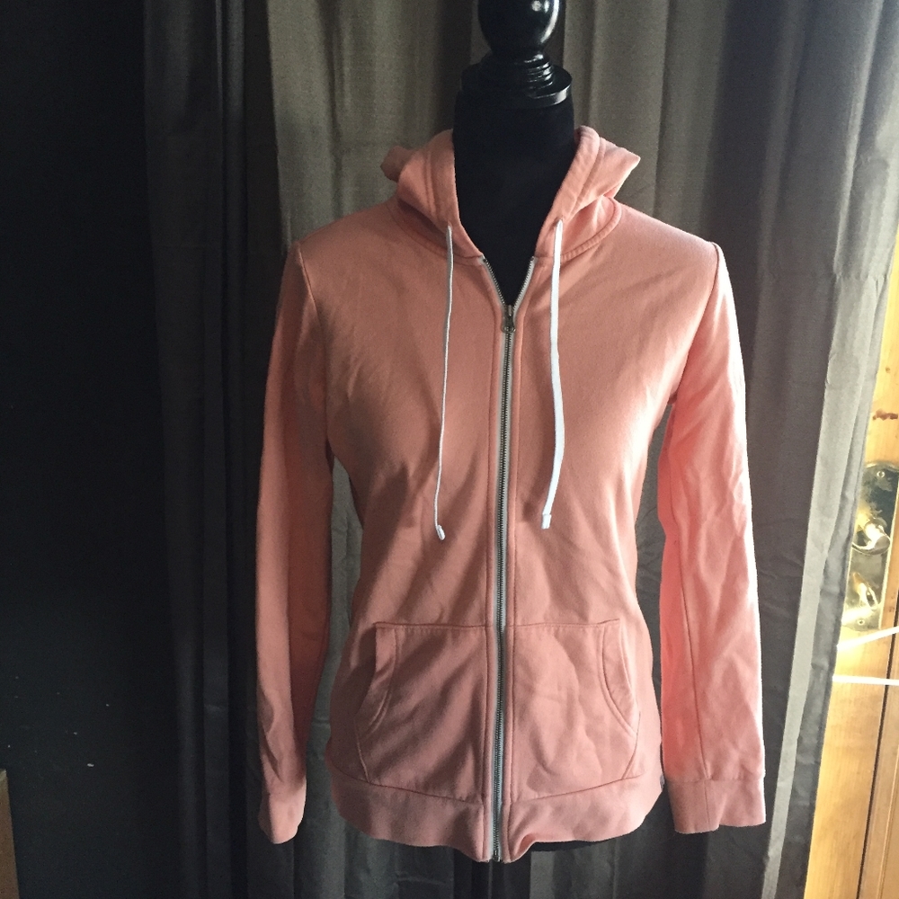 pink sweat shirt
